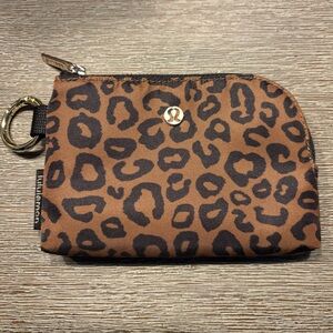Lululemon Clippable Card Pouch Keychain in Leopard